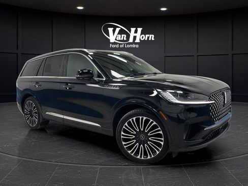 Used 2025 Lincoln Aviator Black Label image 1