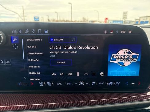 Used 2024 Chevrolet Traverse RS w/ LPO, Floor Liner Package image 19