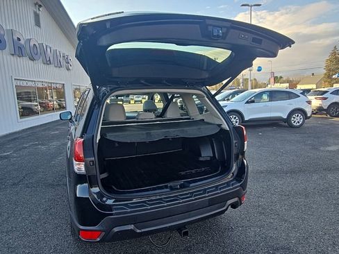 Used 2021 Subaru Forester Premium image 7