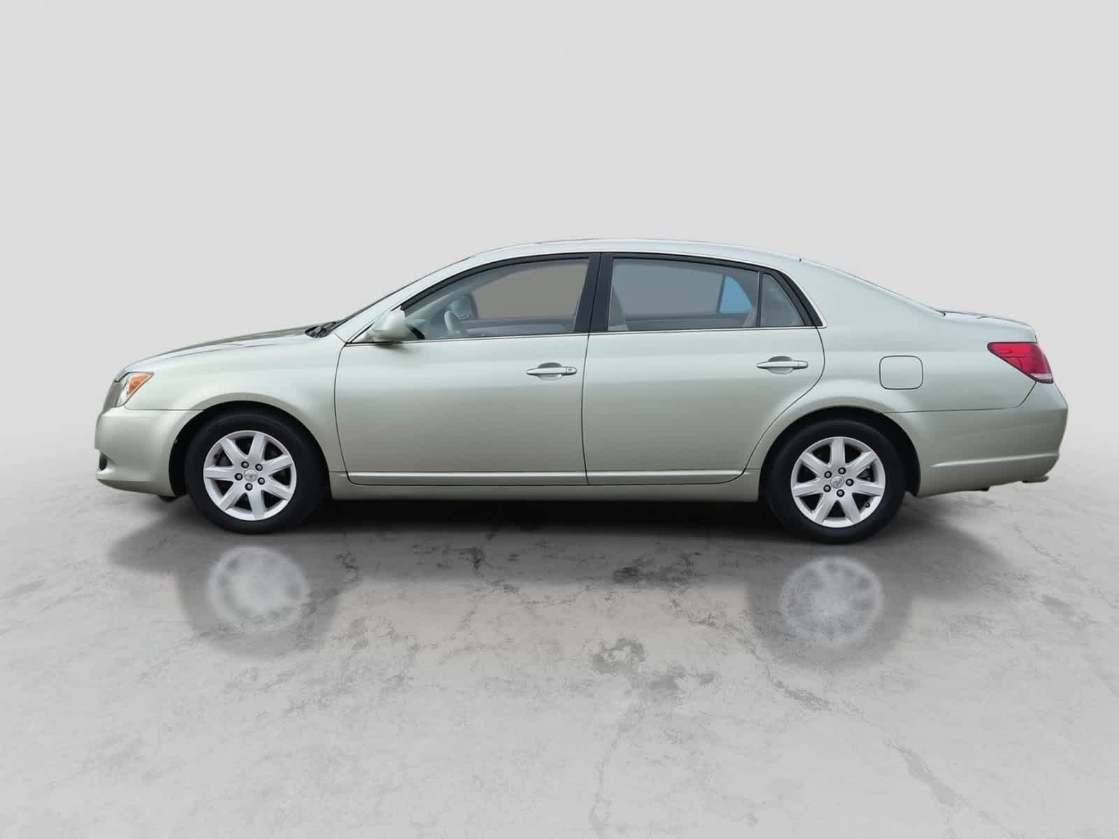 Used 2009 Toyota Avalon XL FWD image 5