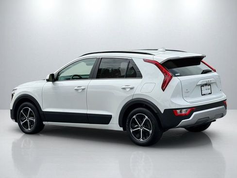 Certified 2025 Kia Niro LX FWD image 5