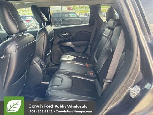 Used 2019 Jeep Cherokee Latitude Plus w/ Comfort/Convenience Group image 9