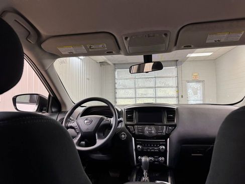 Used 2020 Nissan Pathfinder S image 20