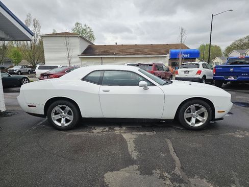 Used 2013 Dodge Challenger SXT w/ Sound Group image 13