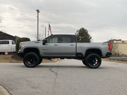 Used 2025 Chevrolet Silverado 2500 LTZ w/ Trail Boss Package image 15
