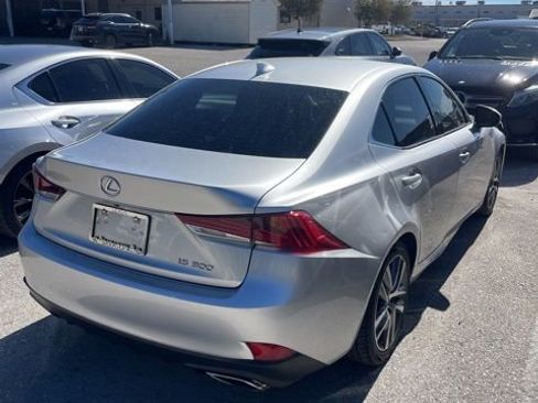 Used 2019 Lexus IS 300 300 image 4