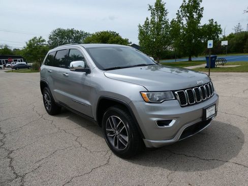 Used 2018 Jeep Grand Cherokee Limited AWD/4WD image 3