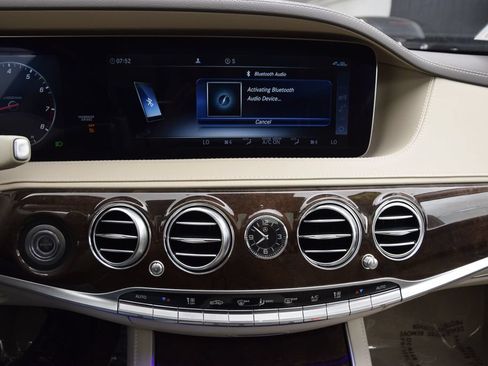 Used 2019 Mercedes-Benz S 560 Sedan image 28