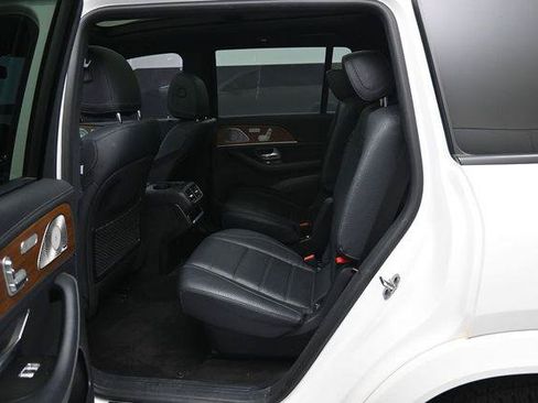 Used 2021 Mercedes-Benz GLS 580 4MATIC image 31