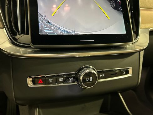 Used 2026 Volvo XC90 B6 Core w/ Protection Package image 18
