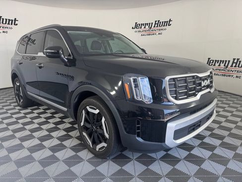 Used 2024 Kia Telluride S w/ S Sunroof Package FWD image 6