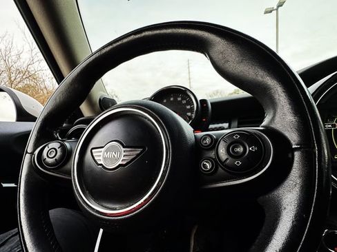 Used 2017 MINI Cooper S image 16