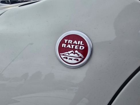 Used 2019 Jeep Cherokee Trailhawk w/ Cold Weather Group image 20