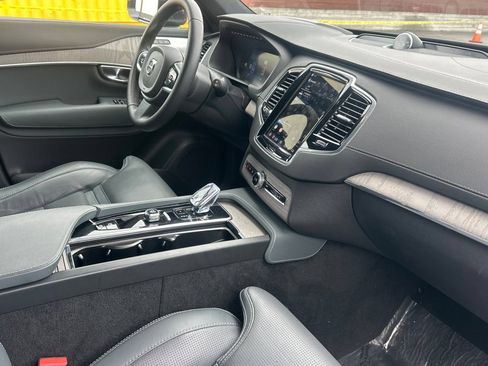 Used 2025 Volvo XC90 B6 Ultra w/ Lounge Package AWD/4WD image 18