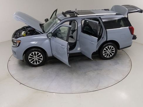 New 2025 Ford Expedition Platinum image 59