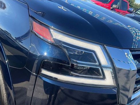 Used 2023 Nissan Armada SL image 30