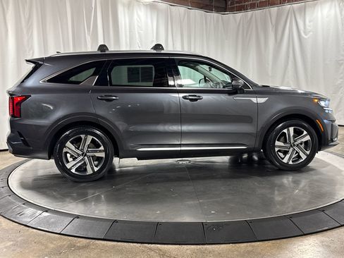 Certified 2022 Kia Sorento EX AWD/4WD image 6
