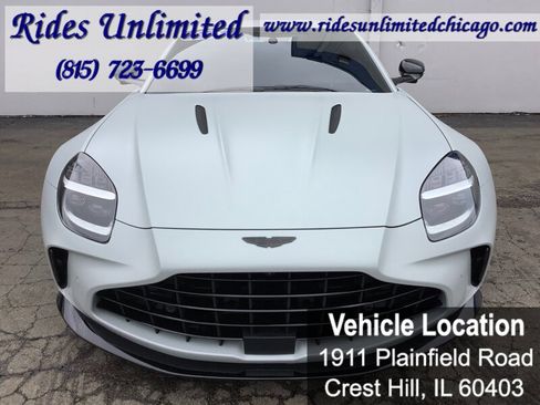 Used 2025 Aston Martin V8 Vantage Coupe RWD image 17
