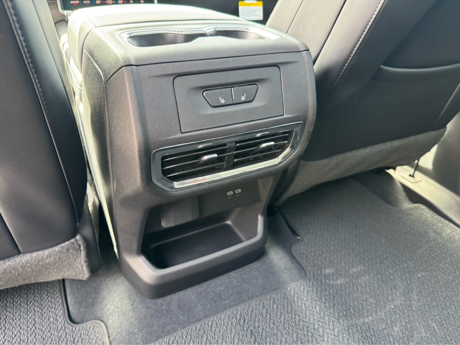 Used 2025 GMC Sierra EV Denali AWD/4WD image 24