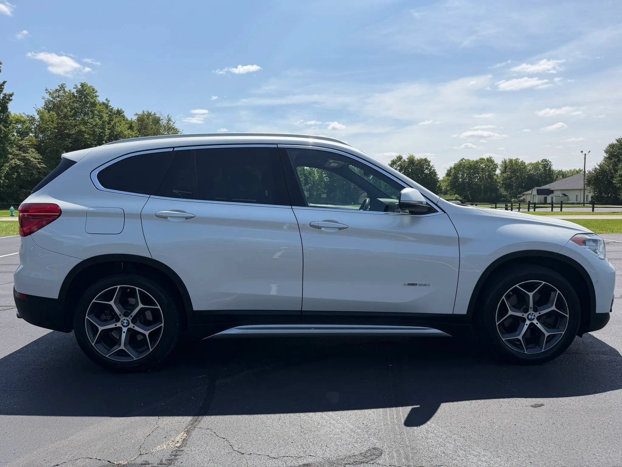 Used 2016 BMW X1 xDrive28i AWD/4WD image 7