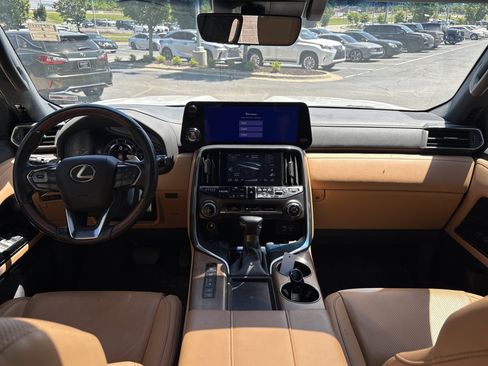 Used 2023 Lexus LX 600 4WD w/ Appearance Package image 30