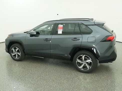 New 2025 Toyota RAV4 SE image 11