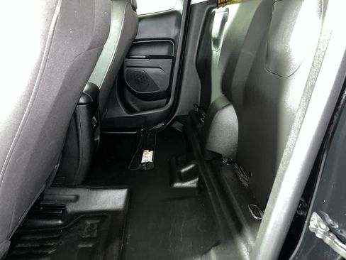 Used 2022 Chevrolet Colorado LT w/ Fleet Safety Package image 26