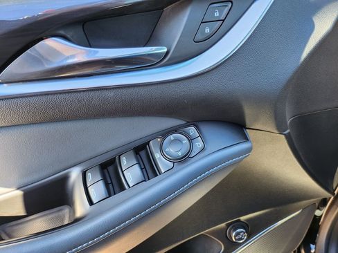 Used 2023 Buick Enclave Essence image 32