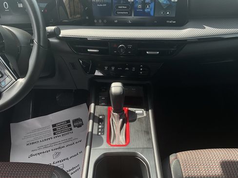Used 2026 Nissan Kicks SR FWD image 17