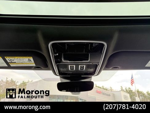 Used 2019 Land Rover Range Rover Velar R-Dynamic SE AWD/4WD image 38
