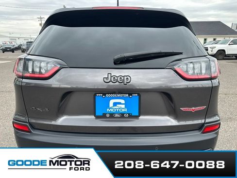 Used 2021 Jeep Cherokee Trailhawk AWD/4WD image 13