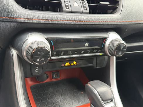 Used 2024 Toyota RAV4 Adventure image 13