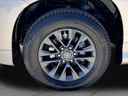Used 2023 Lexus GX 460 Premium AWD/4WD image 11