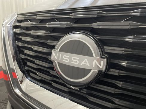 Used 2023 Nissan Rogue SV FWD image 7
