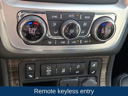 Used 2015 GMC Acadia SLT image 14