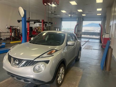 Used 2016 Nissan Juke SV w/ Technology Package AWD/4WD image 2