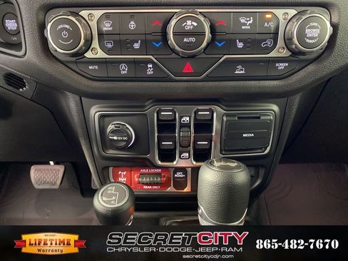 New 2026 Jeep Wrangler Unlimited Sport image 25