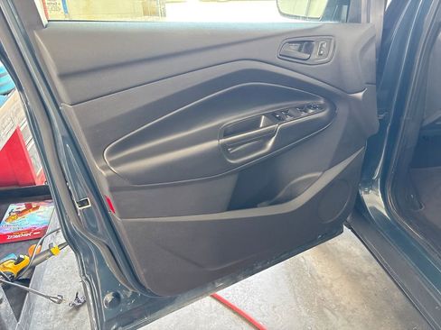 Used 2019 Ford Escape S image 14