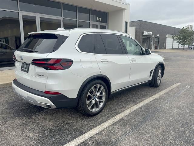 Used 2024 BMW X5 xDrive50e w/ Executive Package AWD/4WD image 3