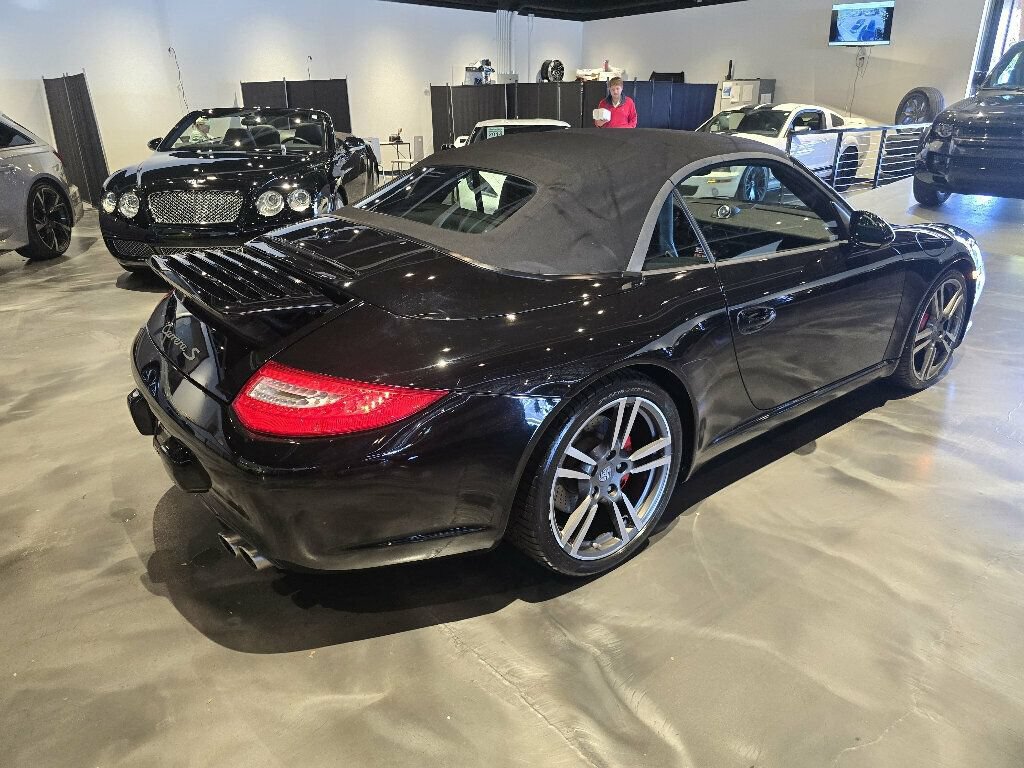 Used 2012 Porsche 911 Cabriolet image 35