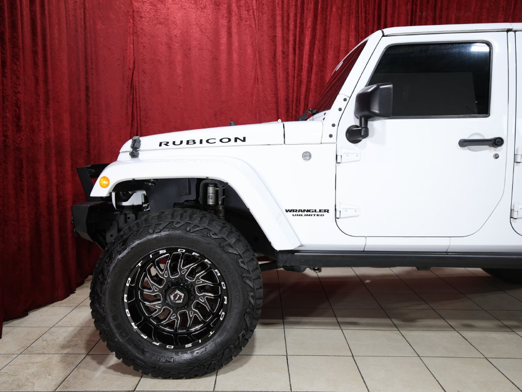 Used 2017 Jeep Wrangler Unlimited Rubicon w/ Connectivity Group AWD/4WD image 4