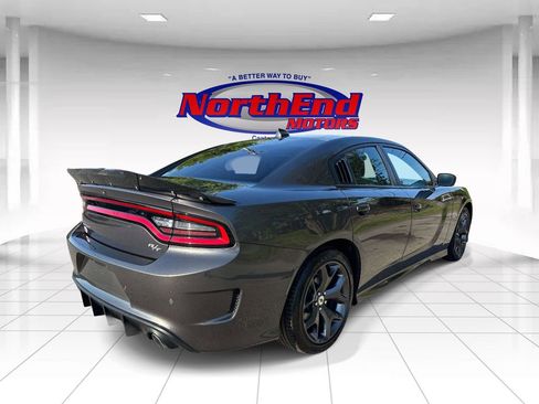 Used 2019 Dodge Charger R/T RWD image 3