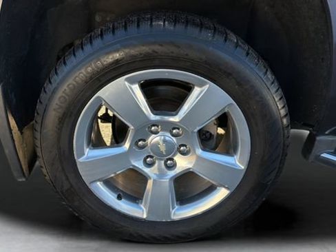 Used 2016 Chevrolet Tahoe LTZ AWD/4WD image 34