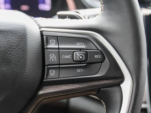 Used 2023 Jeep Grand Cherokee L Limited image 32