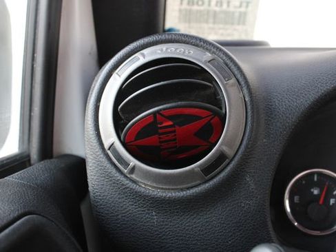 Used 2016 Jeep Wrangler Unlimited Sport image 6