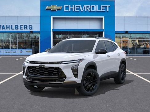 New 2026 Chevrolet Trax ACTIV w/ Sunroof Package FWD image 6