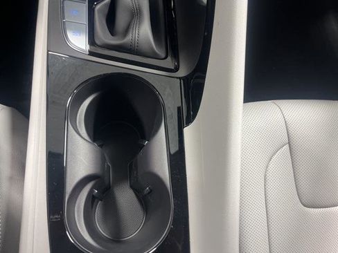 New 2025 Hyundai Elantra Limited image 20