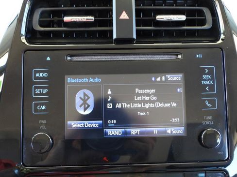 Used 2019 Toyota Prius L Eco image 40