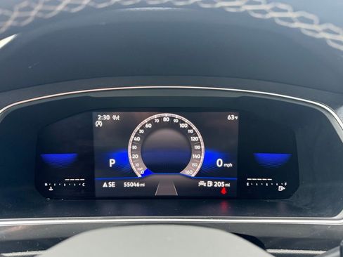 Used 2022 Volkswagen Tiguan SE image 38