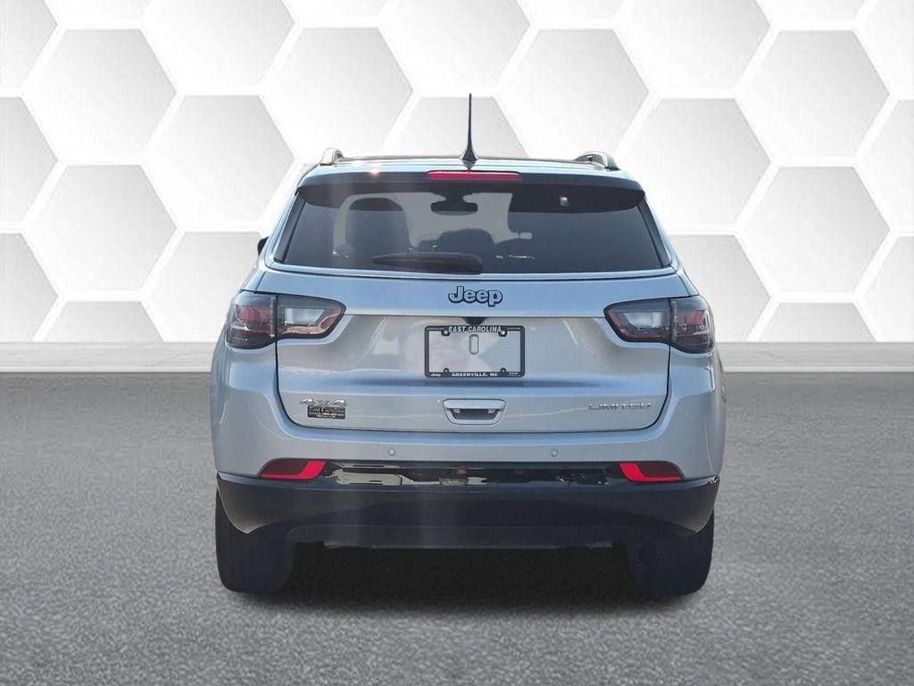 Certified 2025 Jeep Compass Limited w/ Elite Group AWD/4WD image 4